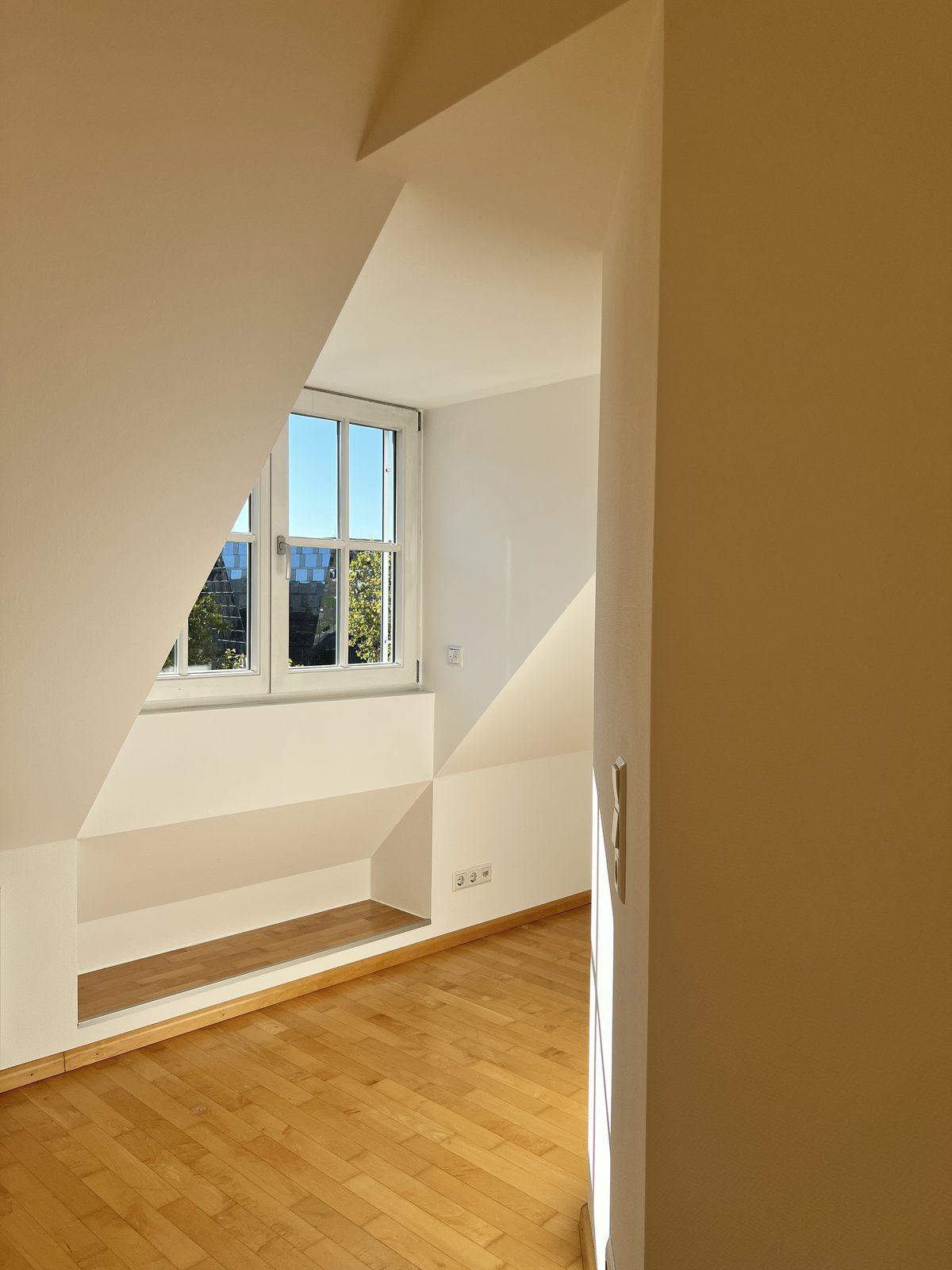 Dachausbau Freiburg: neue 1-Zimmer-Stadtwohnung im ausgebauten Dachgeschoss