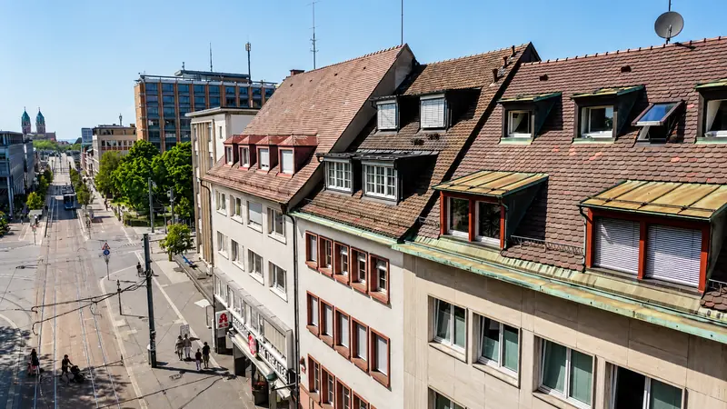Wohn- und Geschäftshaus in Freiburg am Platz der Alten Synagoge: Off-Market-Vermittlung